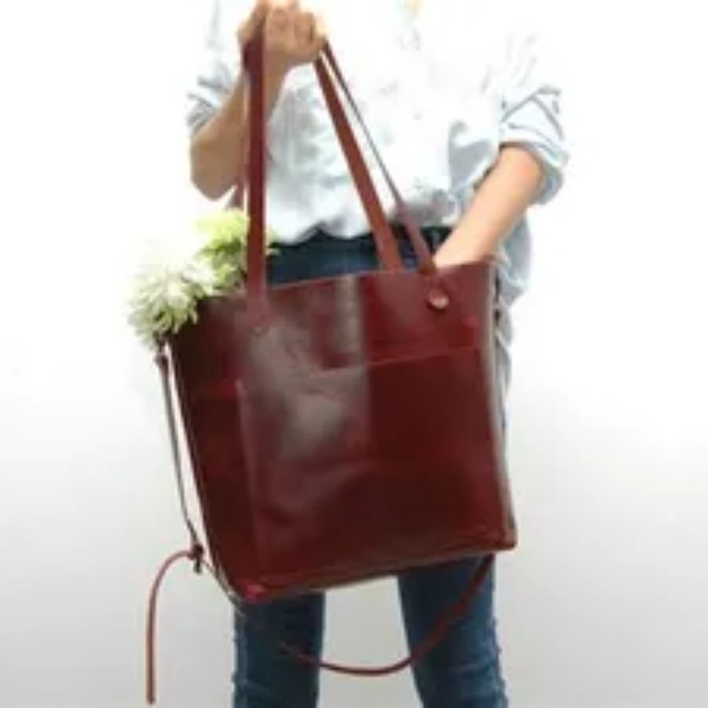 Madewell Medium Transport Tote in Dark Cabernet